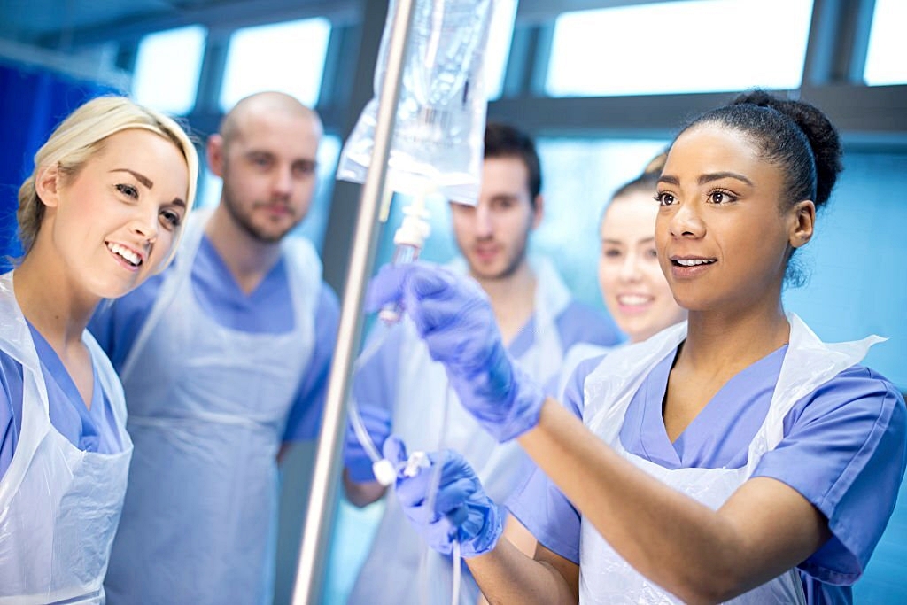 Best Online Schools for Medical Assistants